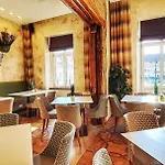 Casa Crown ゲストハウス 3*