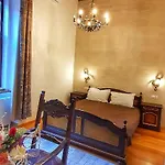 Casa Crown
