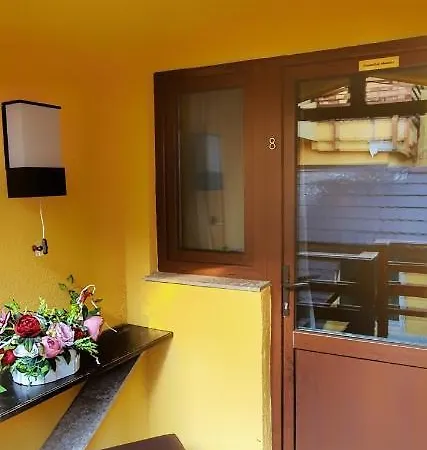 Casa Crown