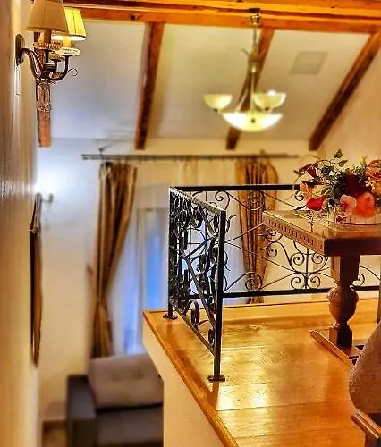 Guest house Casa Crown